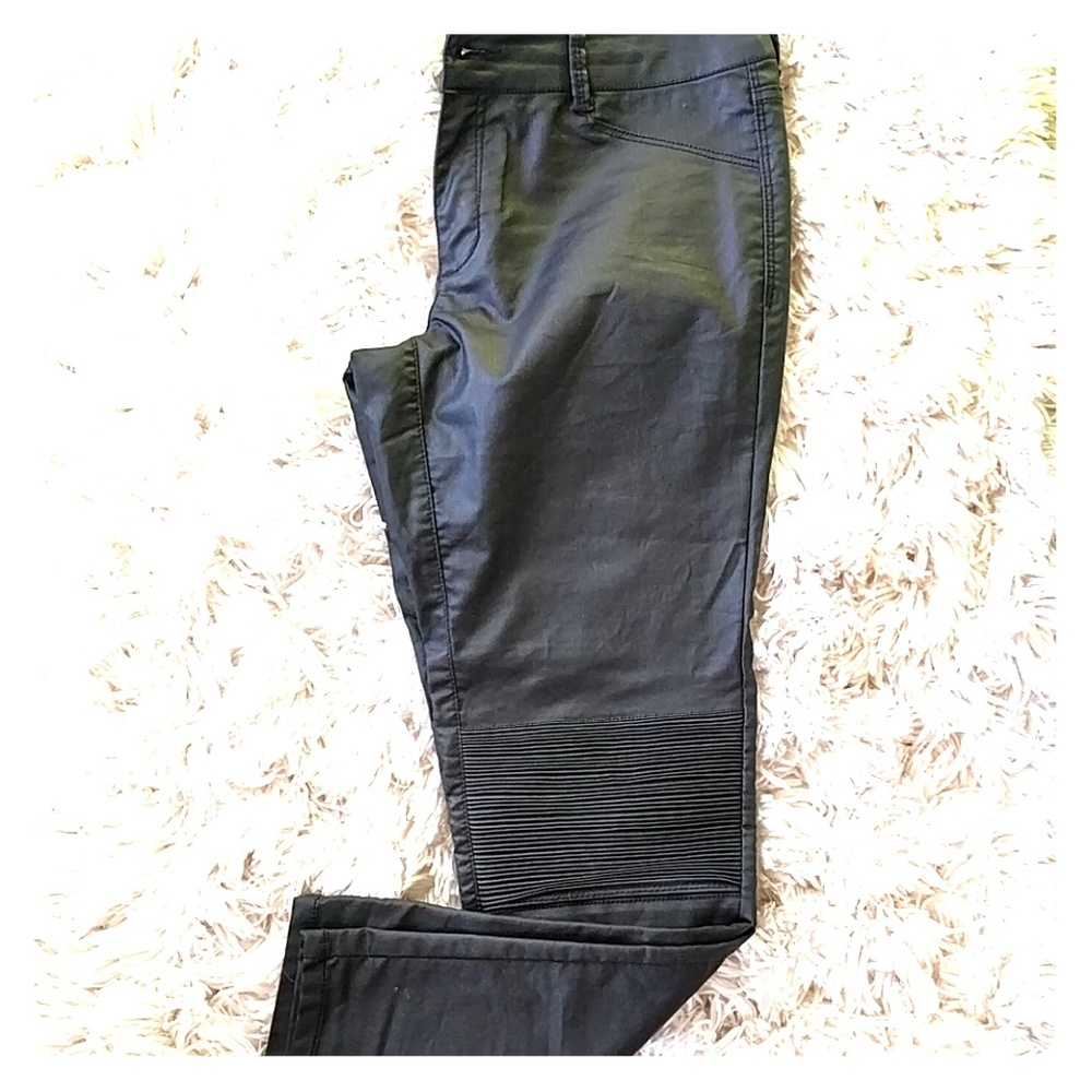 Black leather jegging